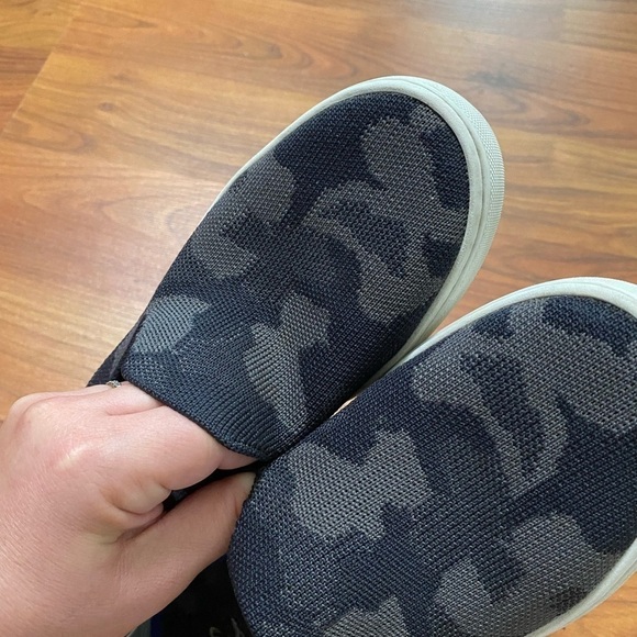 ROTHY’S gray two tone slip on sneakers shoes comfort machine washable all year 5 - Picture 8 of 10